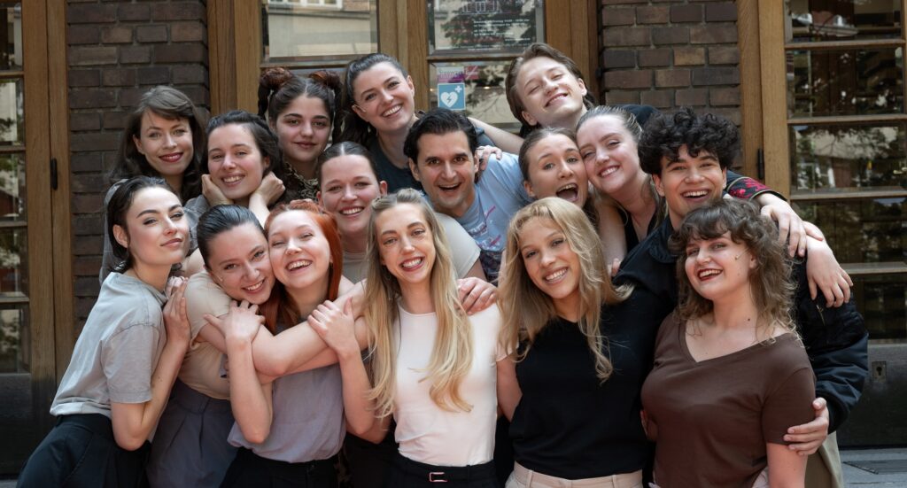 Abschlussjahrgang 2025 der Schauspielschule Krauss © Michaela Krauss-Boneau